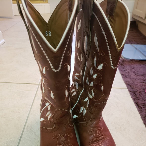 Ariat embroidered boots - Picture 5 of 5